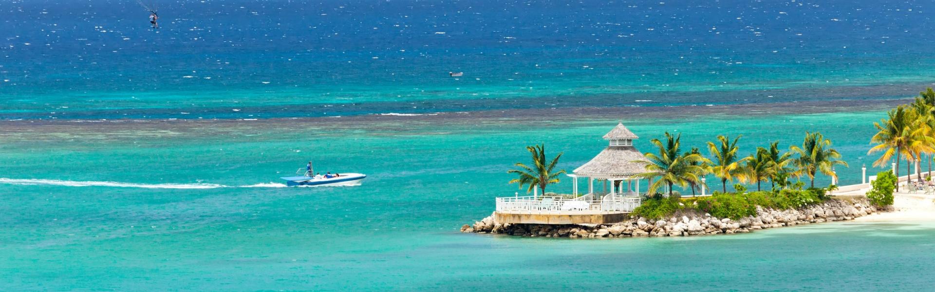 Runaway Bay Vacation Rentals - HomeToGo