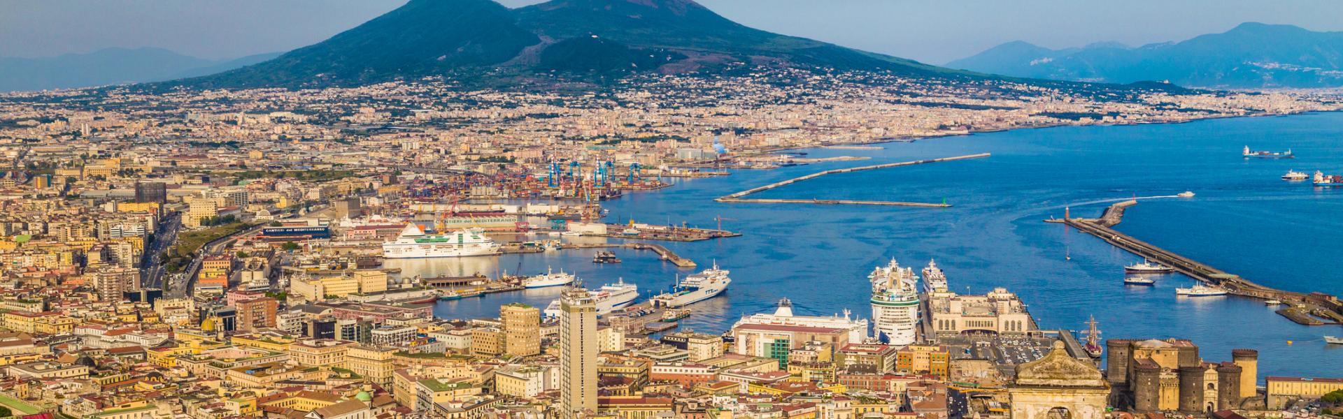 Casas de vacaciones y departamentos en renta en Nápoles - HomeToGo