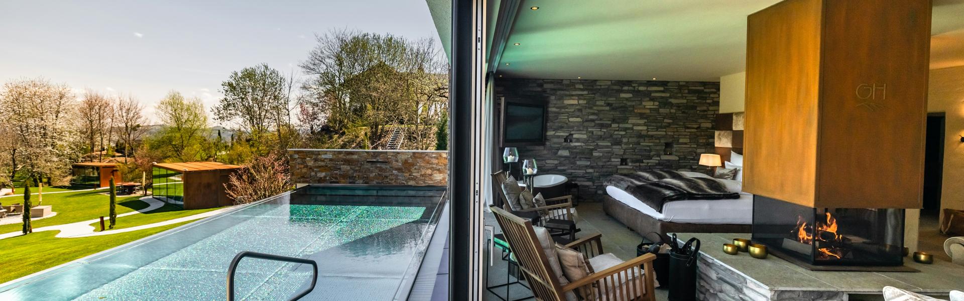 Big rental for 8 people with a pool and a deck