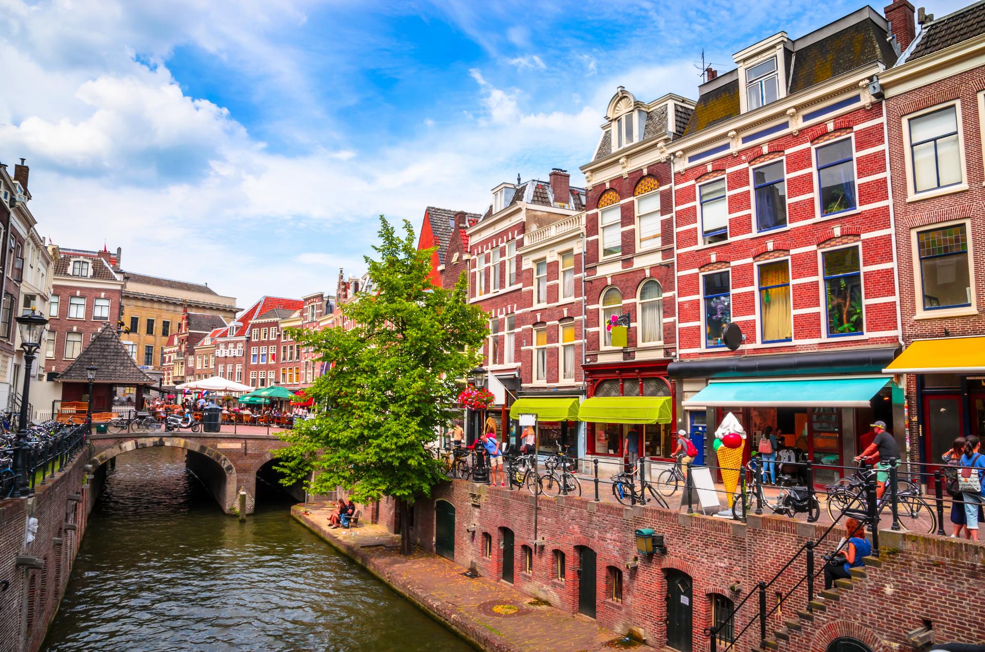 In der Nähe von Amsterdam befindet sich die viertgrößte Stadt Hollands: Utrecht mit vielen kleinen Kanälen
