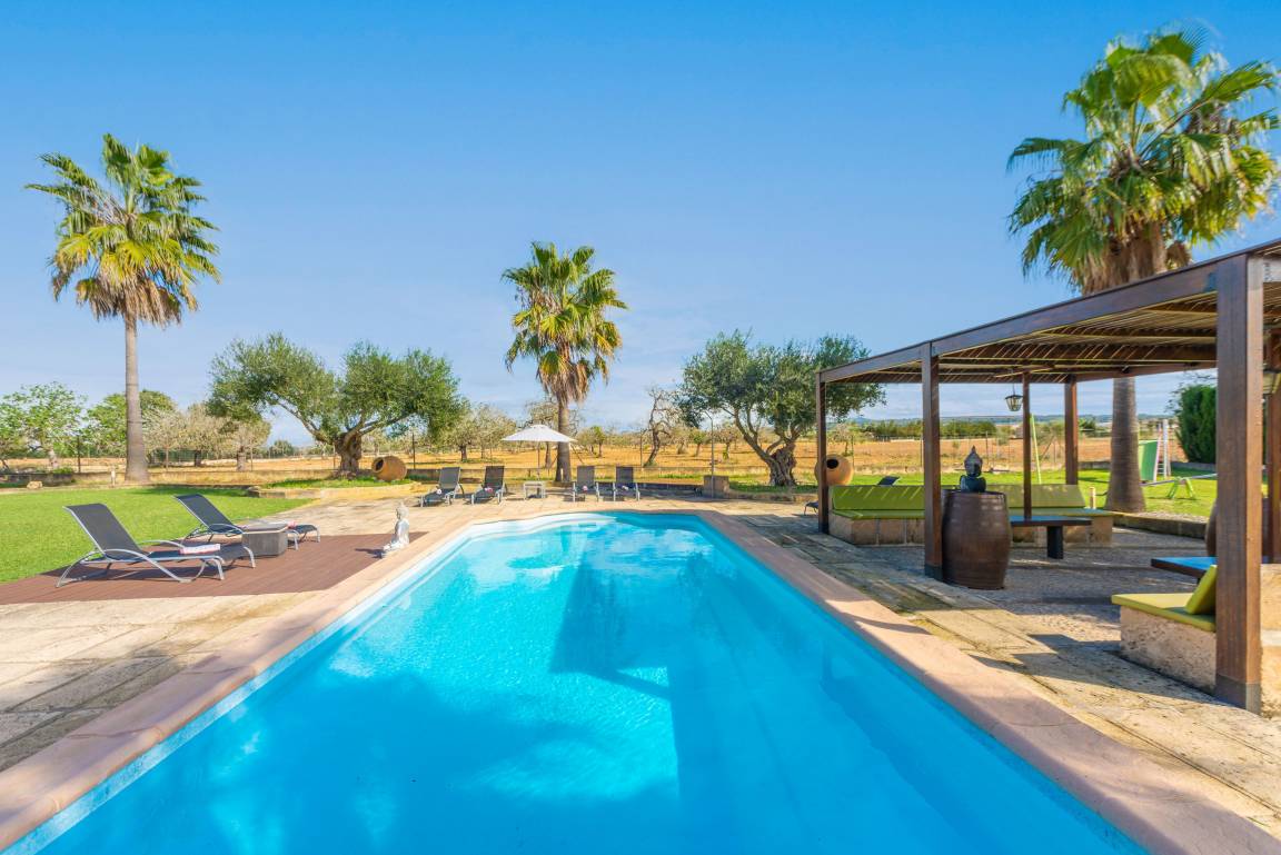 Hauptansicht vom Villa: SON MIERES (DE SA FONT) - Ferienhaus für 12 Personen in Petra.
