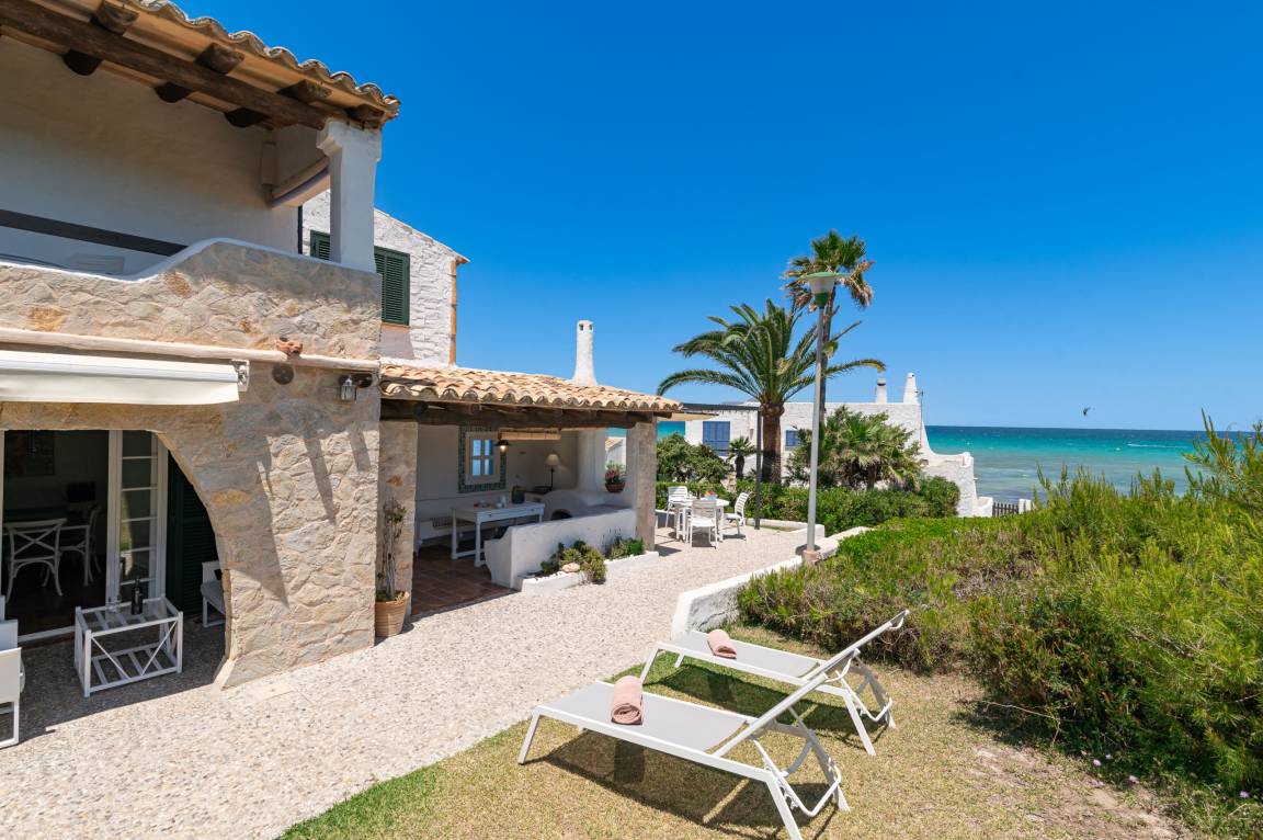 Hauptansicht vom Villa: Villa Blau Mari by Sealand Villas