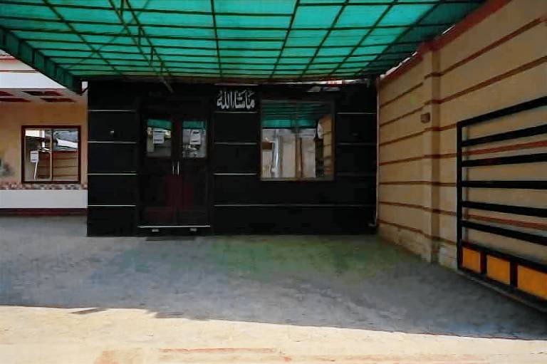 Hotel Laxen Inn Multan