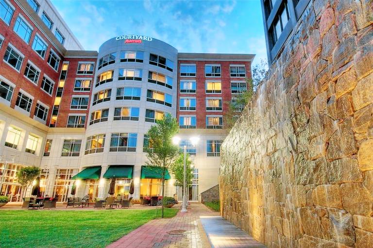 Courtyard by Marriott Greenville Downtown