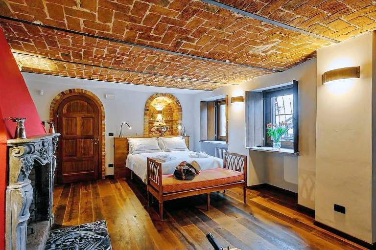 Giarvino Guest House