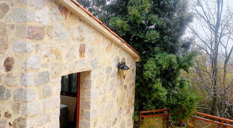 CHAMBRES D HOTES CENTRE CORSE
