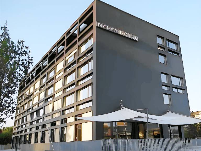 HOTEL APART Welcoming l Urban Feel l Design