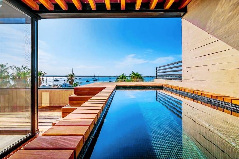 w Deluxe Penthouse in La Paz