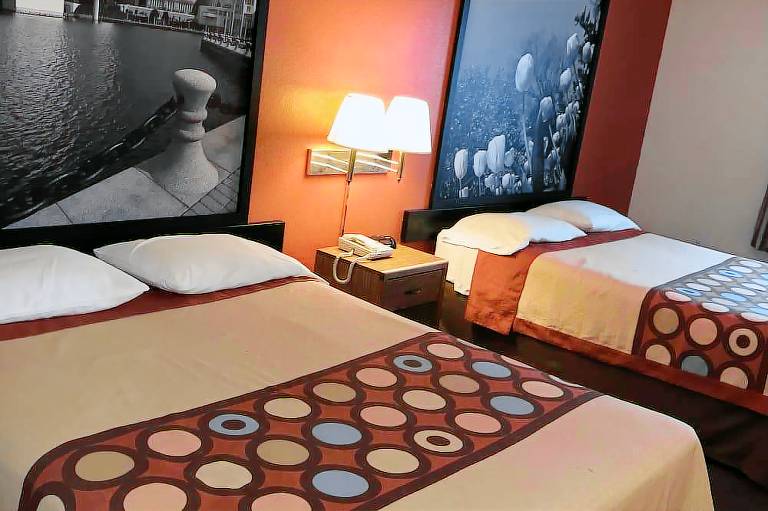 Super 8 by Wyndham Richfield Cleveland