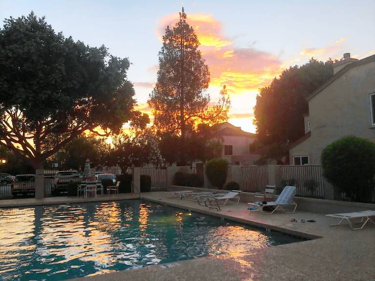 House Paradise Valley Village