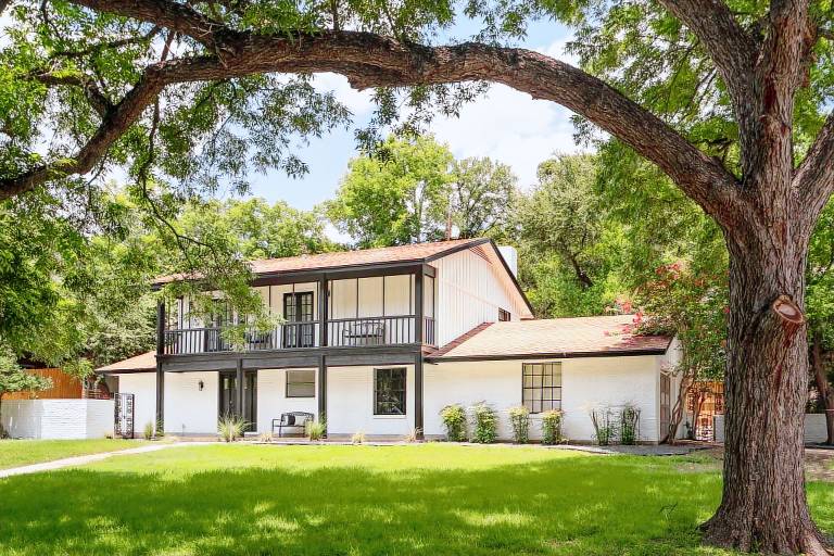House  Highland Hills
