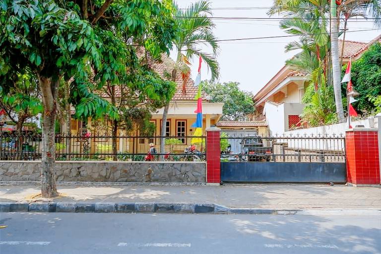 RedDoorz Syariah near Alun Alun Purwokerto