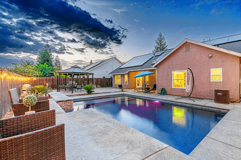 House  West Fresno