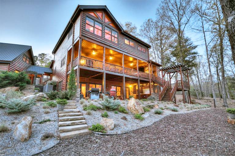 Cabin Mineral Bluff