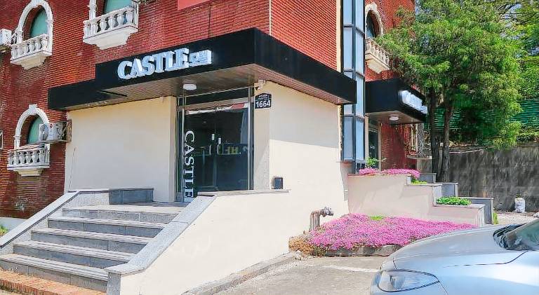 Castle Motel