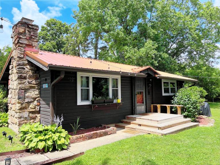 Cabin Athens