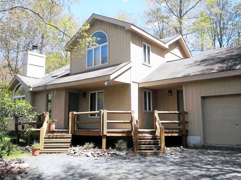 House Pocono Lake