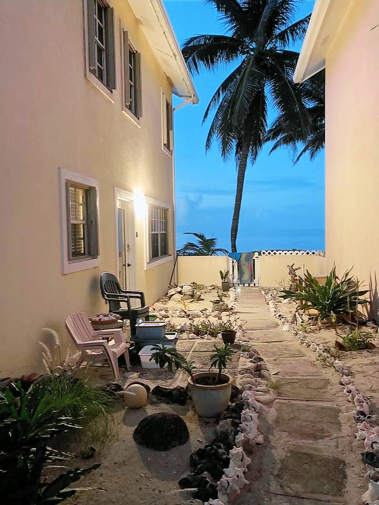 Villa  North Side