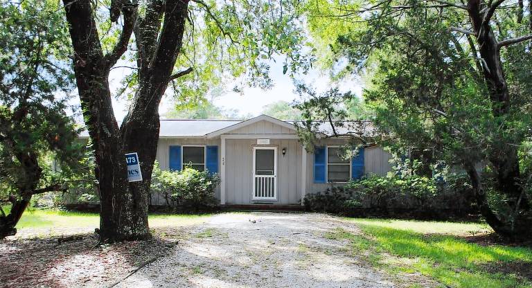 House  Litchfield Beach