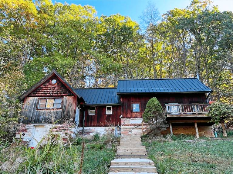 Cabin Athens
