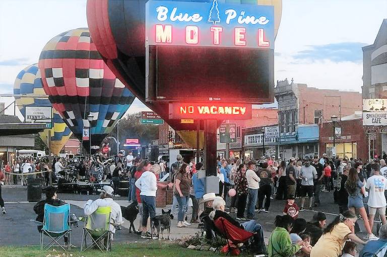 Blue Pine Motel