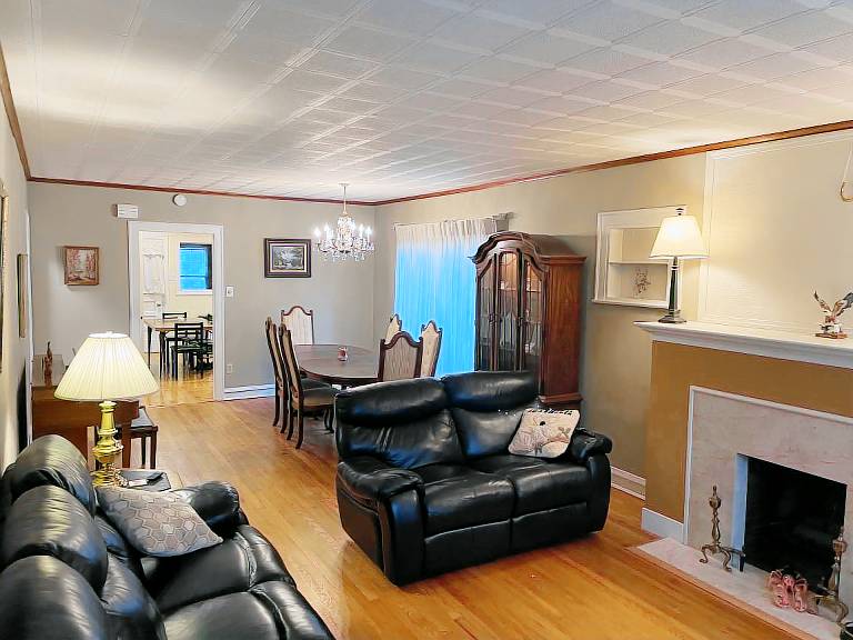 House Brookfield