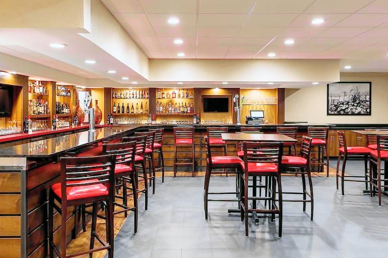 Four Points by Sheraton Milwaukee Airport