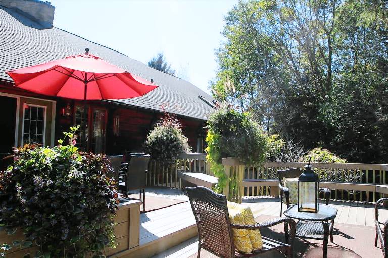 Jewel on the Hill Bed & Breakfast