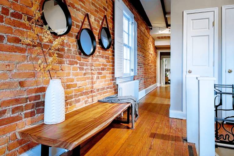 Ideal Georgetown stay Private parking