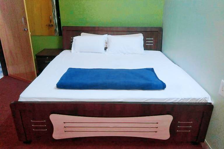 Hotel Zamarrud Palace
