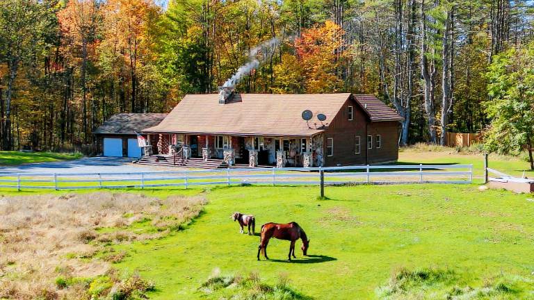 Cabin Saratoga Springs
