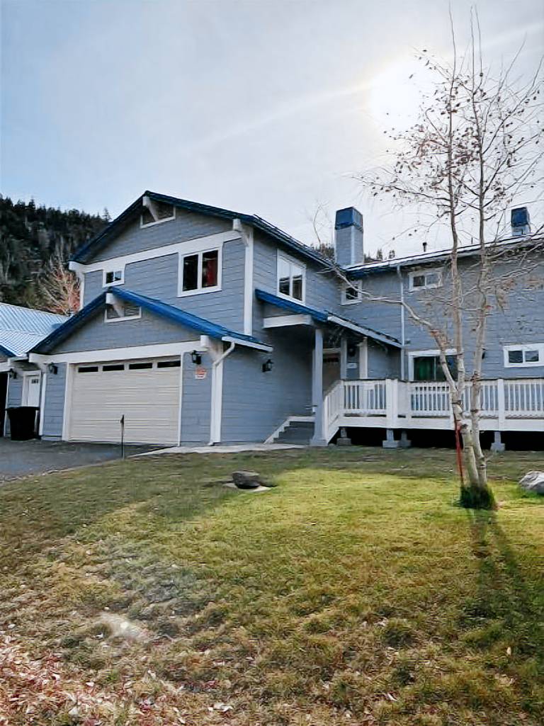 House  June Lake