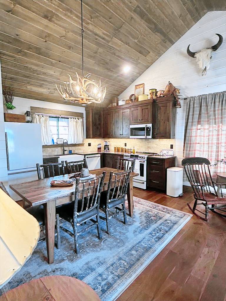 Cabin  Gardiner