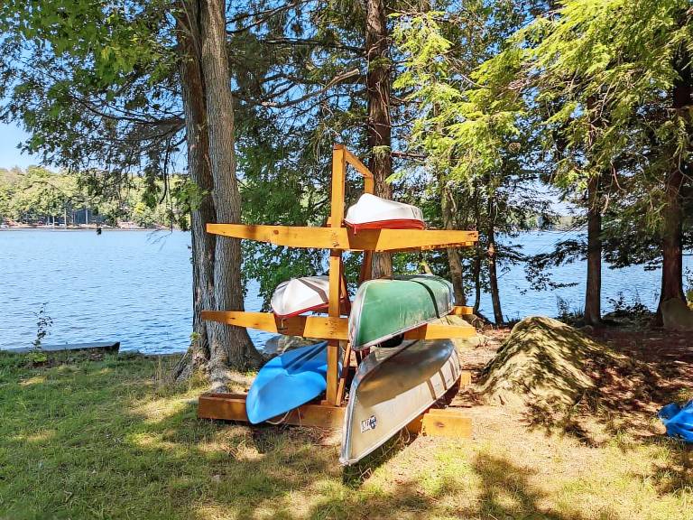 House Lake Ariel