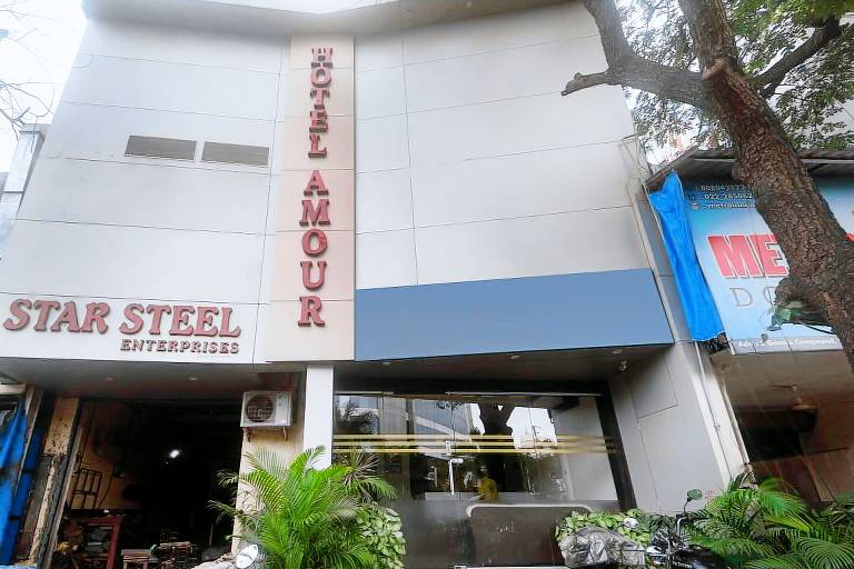 Townhouse Andheri Sakinaka Metro Formerly Hotel Amour