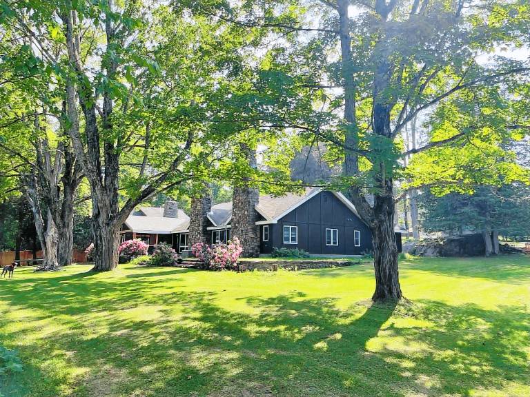 House Schroon Lake