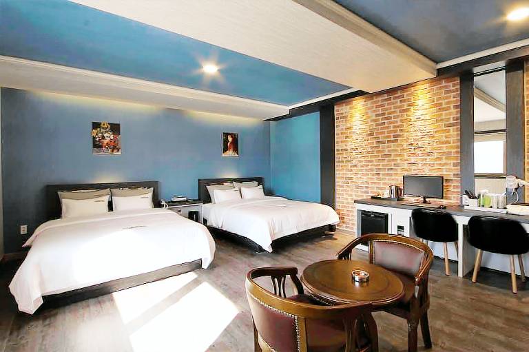 GoldenRoot Hotel in Gimhae