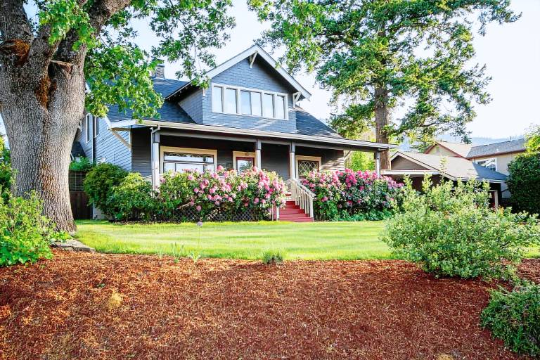Bed and breakfast  Ashland