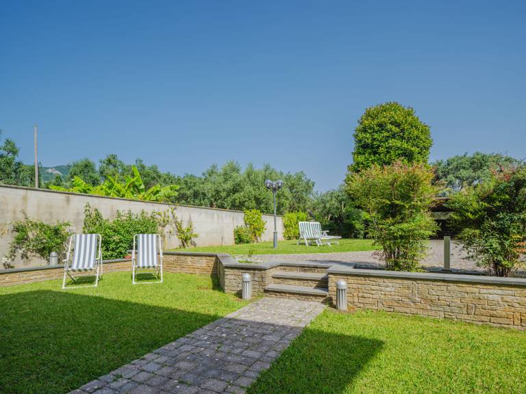 House with garden & terrace - 2