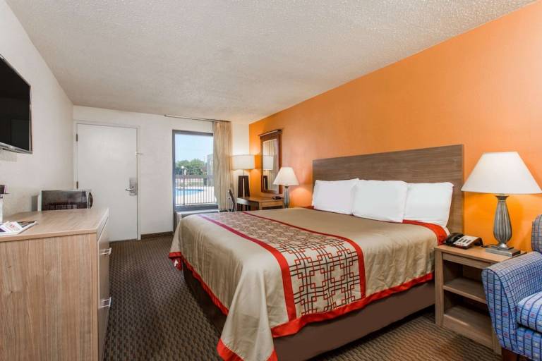 Motel River Oaks