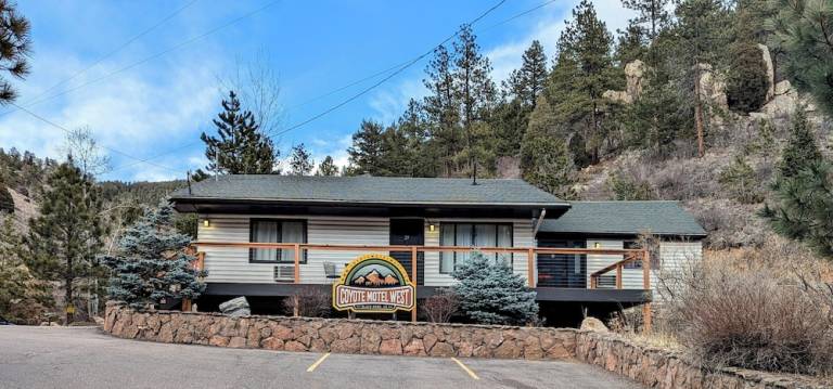 Motel Black Hawk