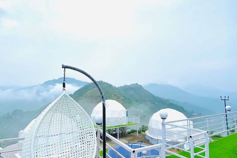 HR 26 Hotels & Resorts