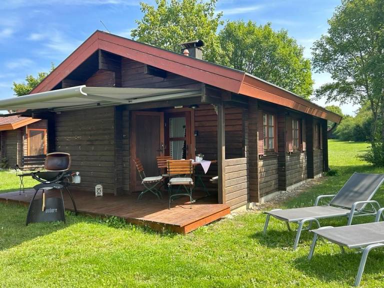 LTD 69 gemütliches renoviertes Holzhaus