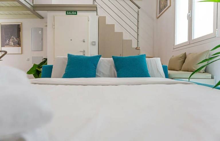 Charming 2BR Loft Near Metro Hortaleza