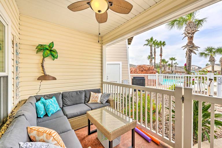 Sunny Townhome w/ Pool Access  1 Mi to Beach