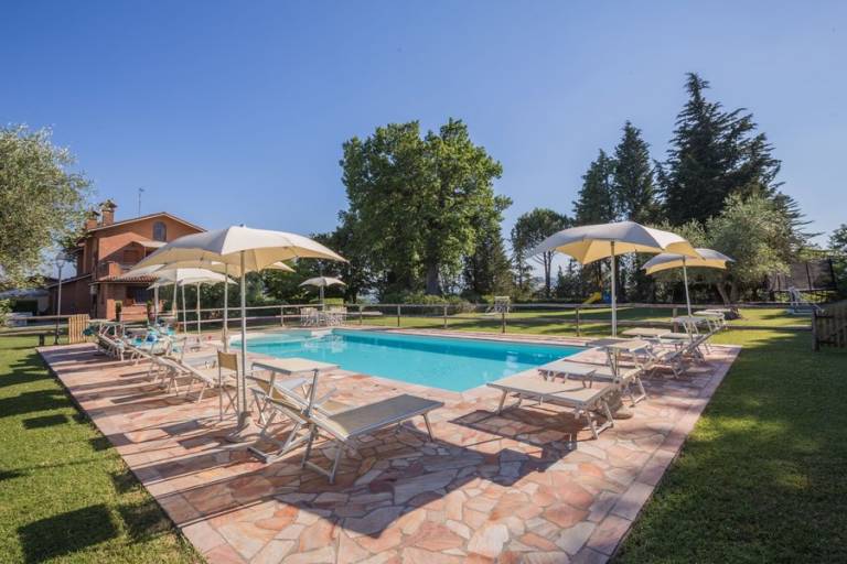 Appartement in Piano San Michele mit Pool & Grill