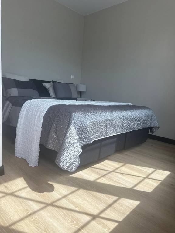 Kleines neues sauberes Appartement