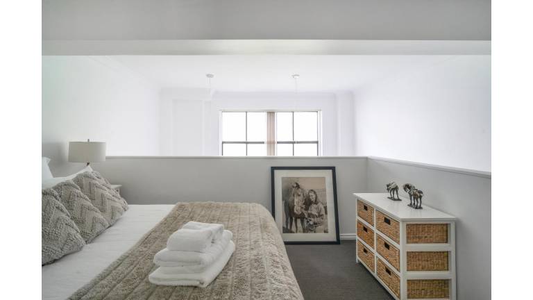 Loft Style Apartment in the Heart of Surry Hills