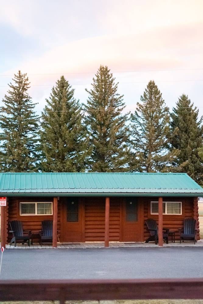 Lodge  Ennis