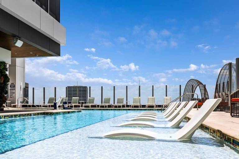 Condo  Fairlie-Poplar
